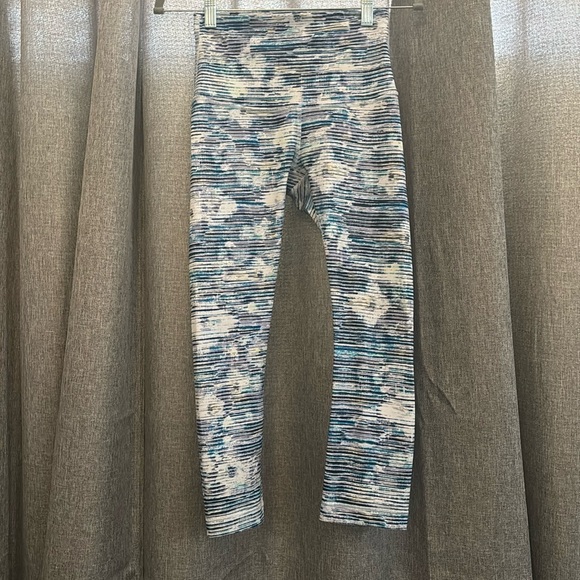 Lululemon leggings size 4 - Picture 1 of 3